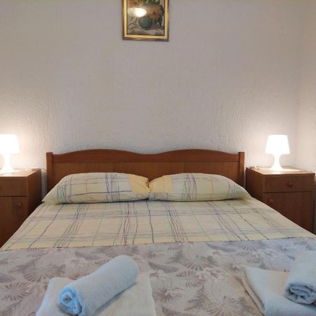 Apartments Hodanic Krk Town Pokoj fotografie